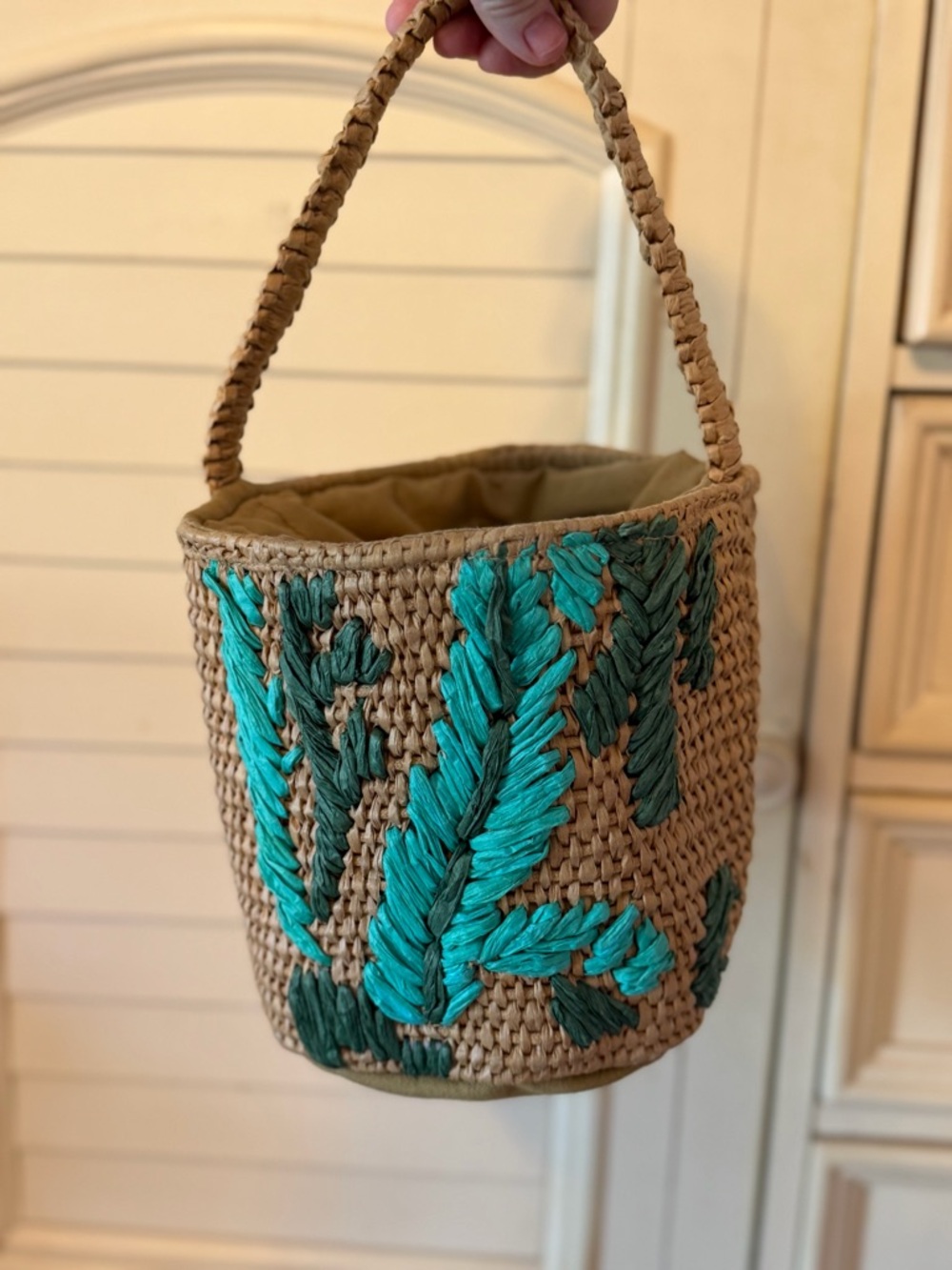 Tiki Woven Straw Bucket Bag with Turquoise Leaf Embroidery - Picture 2 of 2